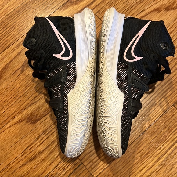 Nike Kyrie black lace basketball sneakers - Picture 6 of 10
